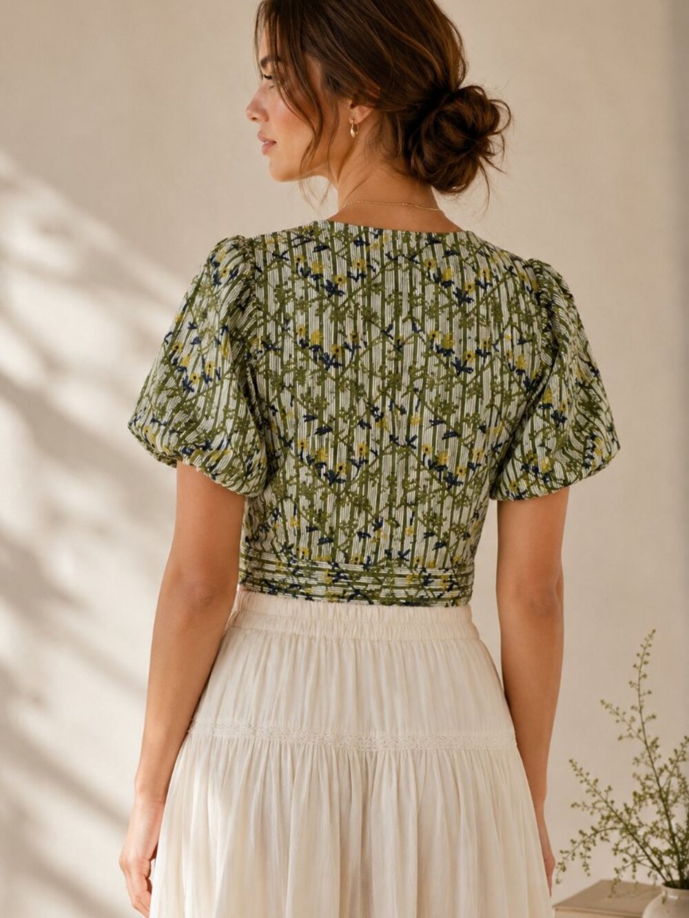 KUOSE Striped Floral Embroidered Puff Sleeve Crop Blouse Tie Front Size Large - Picture 2 of 7